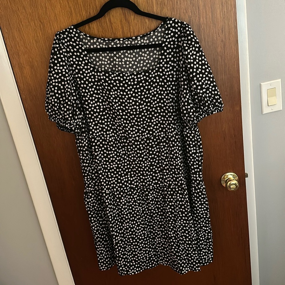Black daisy dress from shein with square neckline and puff sleeves